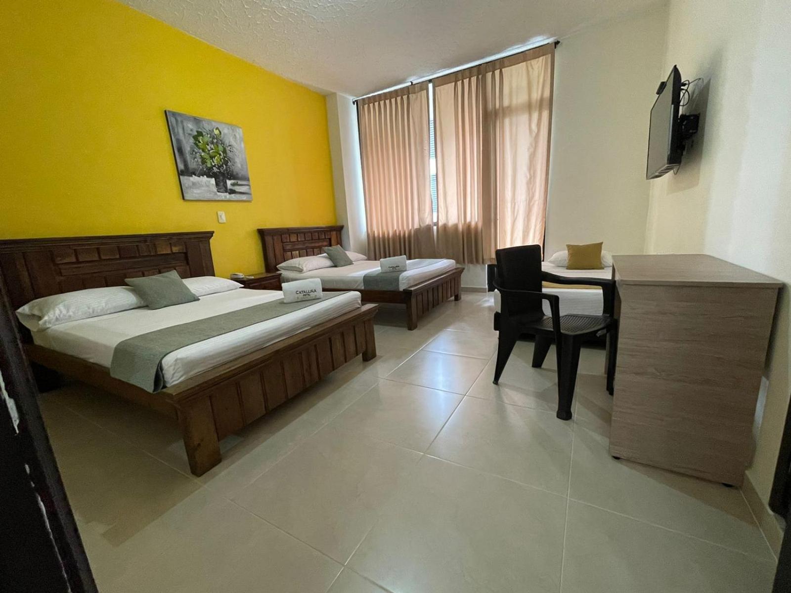 Hotel Cataluna - Soluciones Hoteleras 佩雷拉 外观 照片