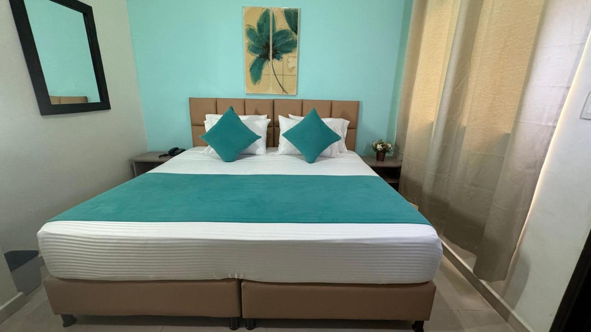 Hotel Cataluna - Soluciones Hoteleras 佩雷拉 外观 照片