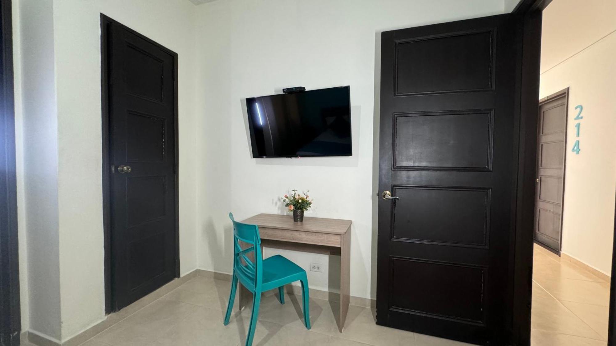 Hotel Cataluna - Soluciones Hoteleras 佩雷拉 外观 照片
