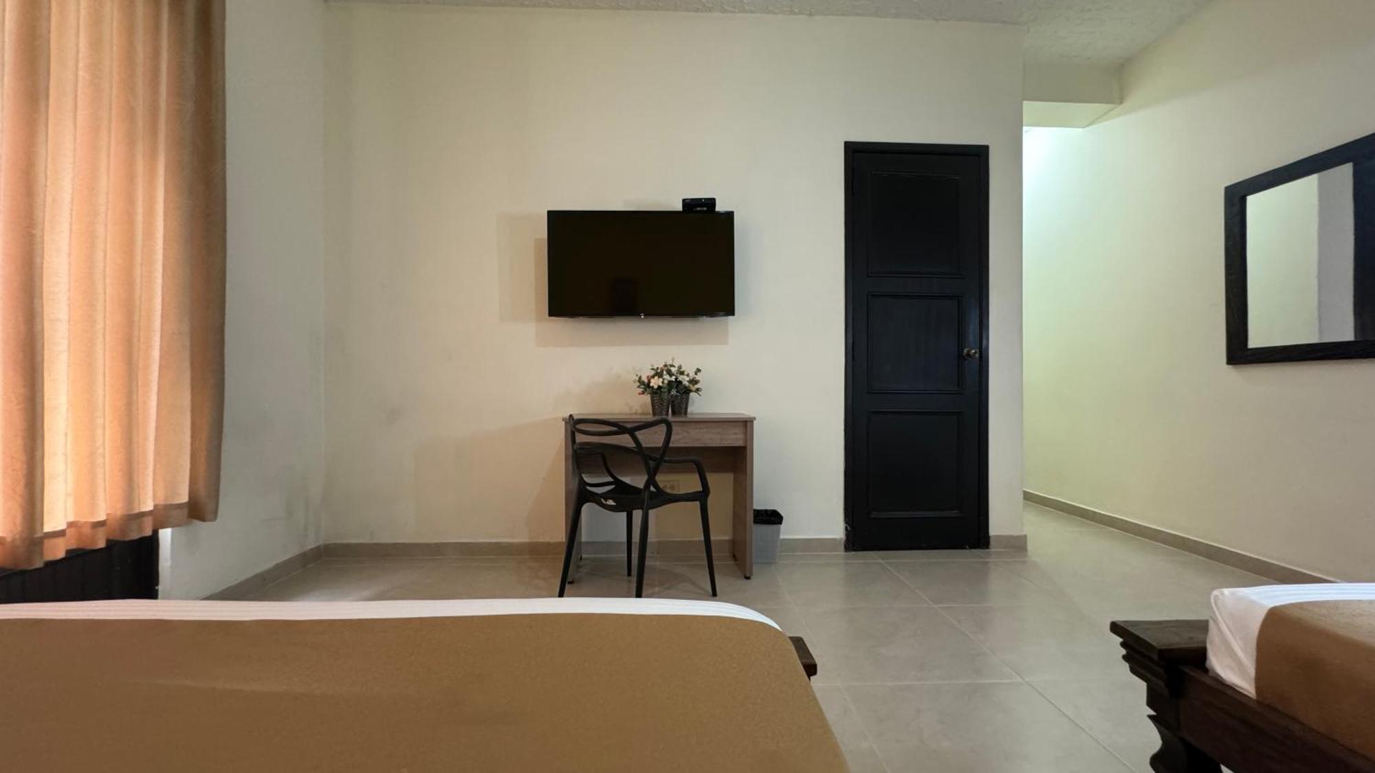 Hotel Cataluna - Soluciones Hoteleras 佩雷拉 外观 照片
