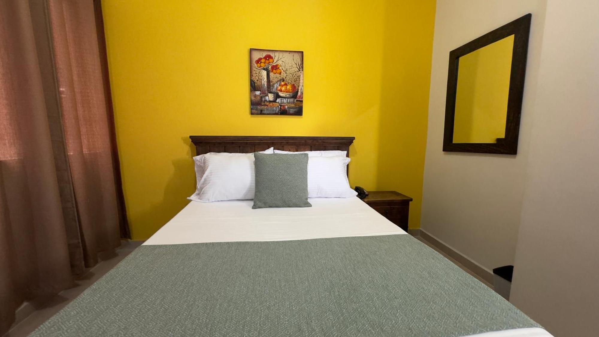 Hotel Cataluna - Soluciones Hoteleras 佩雷拉 外观 照片