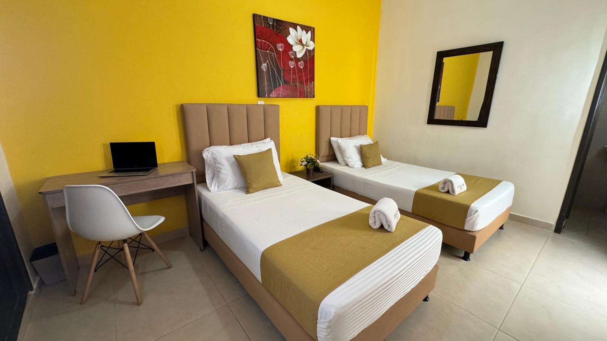 Hotel Cataluna - Soluciones Hoteleras 佩雷拉 外观 照片